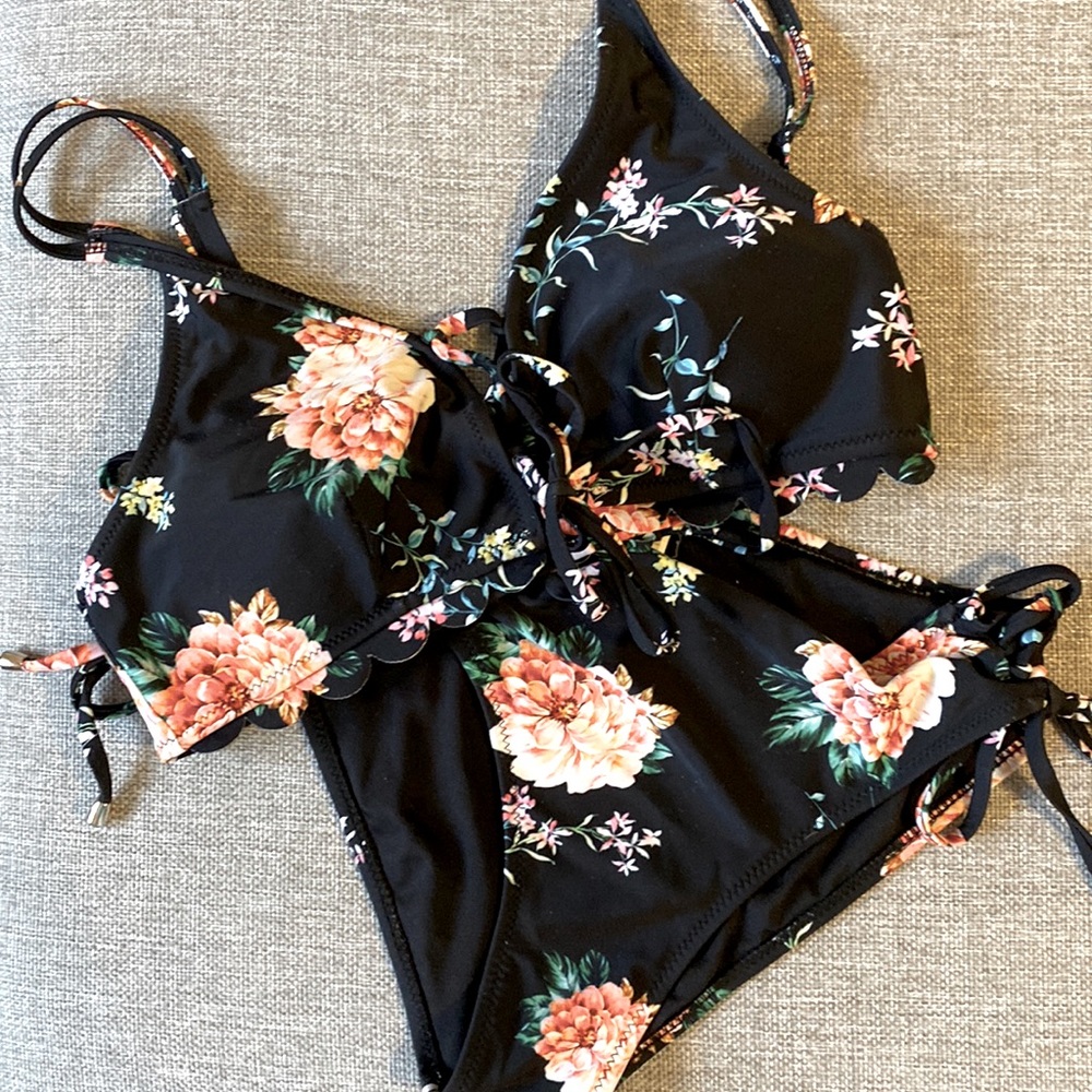 Cupshe Floral Bikini 👙